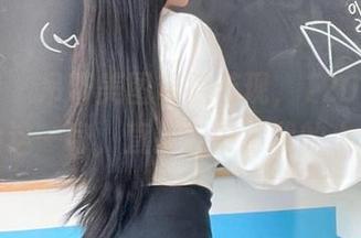 微密圈 – 吊带美图若隐若现，120斤的小王同学这一身，直接击中了我的小心肝。