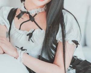 你以为Bomi(普美)只有一张颜？错！她女王的美图还有壁纸！