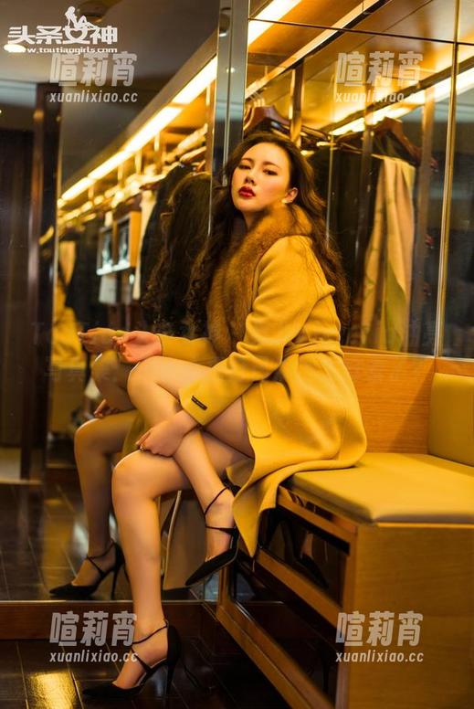 TouTiao头条女神-果儿Victoria TouTiao头条女神 - 果儿Victoria油亮写真集:不小心把自己照得太好看了?