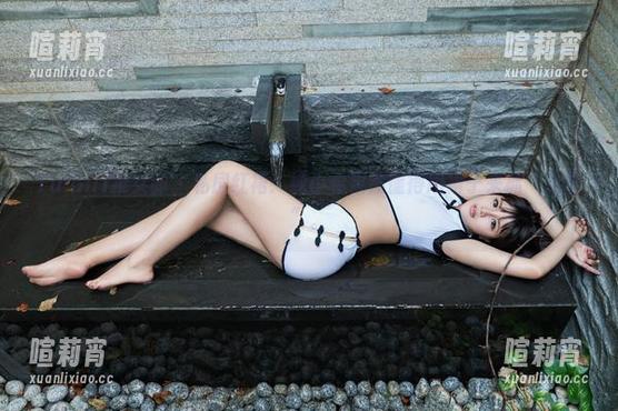 TuiGirl推女郎-纯小希 TuiGirl推女郎 - 私房红裙:纯小希果然懂得用裙子来抓“流量”。