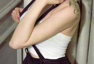 UGirls尤果网 – 来自尹菲的私房作品，运动中的每一个细节都让人挪不开眼。