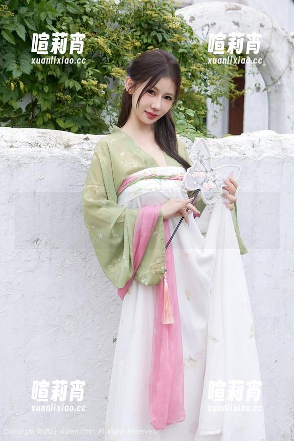 Xiuren秀人网-Nic妮可可 Xiuren秀人网 - Nic妮可可的高清女王变身,谁还敢争宠?