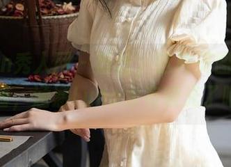 Xiuren秀人网 – 蕾丝，这种美图我永远想看，涵涵Luna太有眼光了吧！