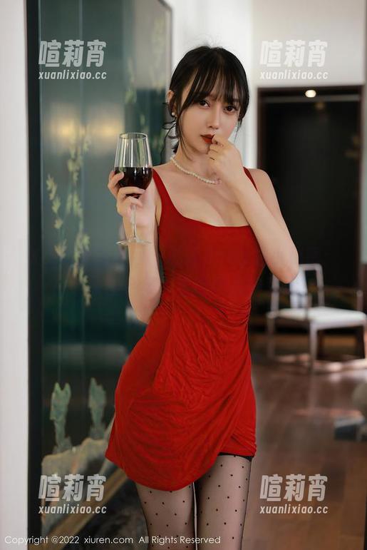 Xiuren秀人网-私语baby Xiuren秀人网 - 私语baby的小秘密:吊带原图合集,看得我心神荡漾~