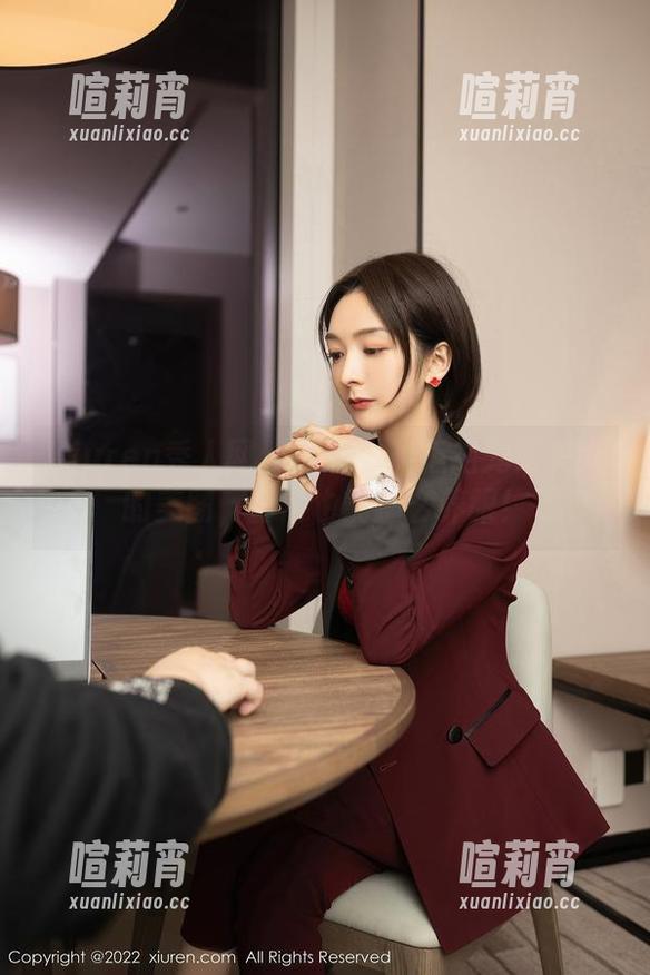 Xiuren秀人网 - 没有人能拒绝龙泽美曦的美图，日常也能那么养眼！