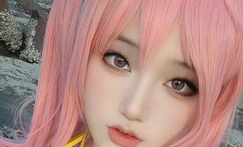 七七娜娜子泳衣套图，全场尽收眼底，无圣光也能让人瞩目！