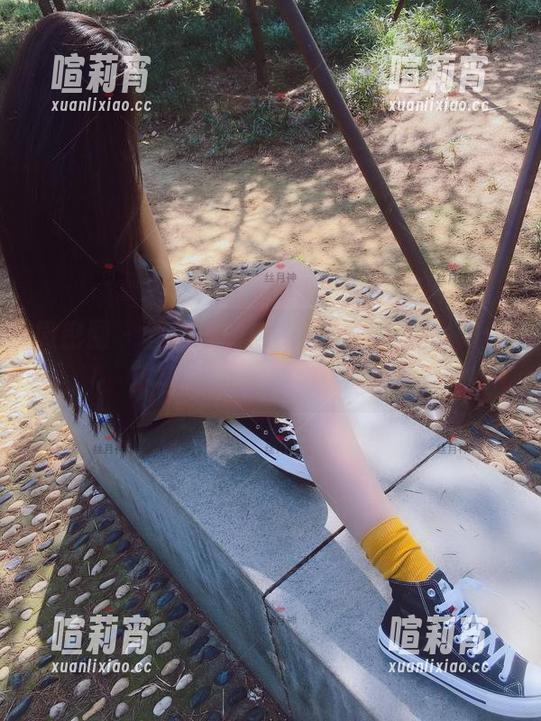 丝月神 微密圈 - 丝月神的魔法:美图一拍,肉丝皮裙和高跟鞋结合的画面