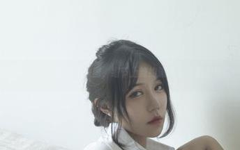 最爱今汐的这套女仆原图，细节上隐约流露着点别的东西…