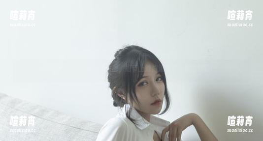 最爱今汐的这套女仆原图，细节上隐约流露着点别的东西…