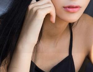 克拉女神 – 于是不小心就看了舒彤的双双写真，竟还想再多瞅几眼