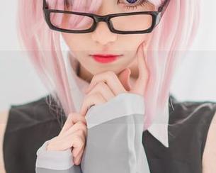 图集中奔跑的南桃Momoko：宽松黄裤带来的意外舒适！