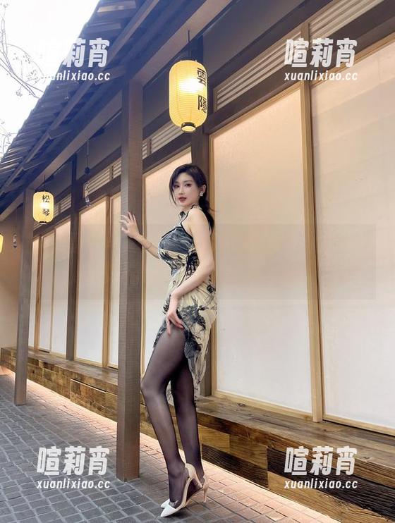 周妍希 微密圈 - 与周妍希一同内购:黑裙红丝的美图图集里,每张都在抢镜!