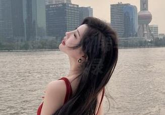 微密圈 – 犯规了！周妍希与喵的无圣光互动实录