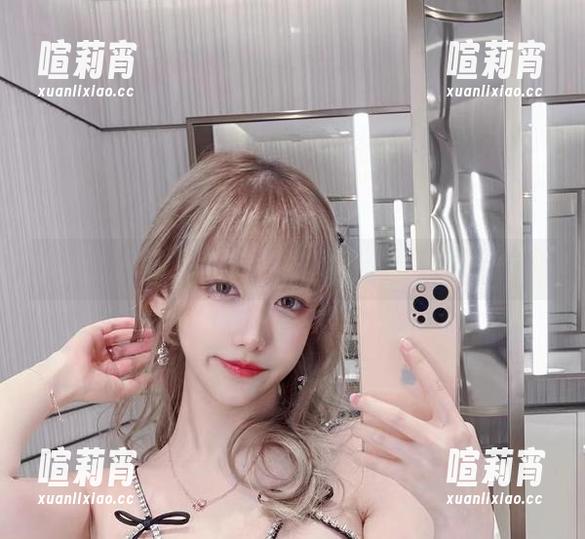 啾小妍 啾小妍:这张妍宝原图真是壁纸中的传奇!
