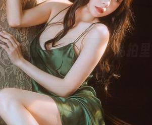 坏露露香宝的潘金莲套图，私拍里隐藏着些微妙的东西？