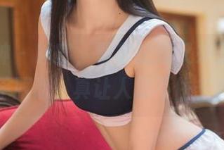 头条女神 – 哇塞，曼苏拉娜又来了！最新图库水手服版，真让人忍不住多看几眼。