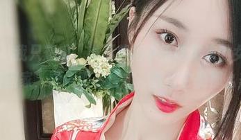 微密圈 – 我只想问，谁不想把小玉吃果冻的女仆写真下载回家，顺便顺手伐木，敷衍也能那么美？