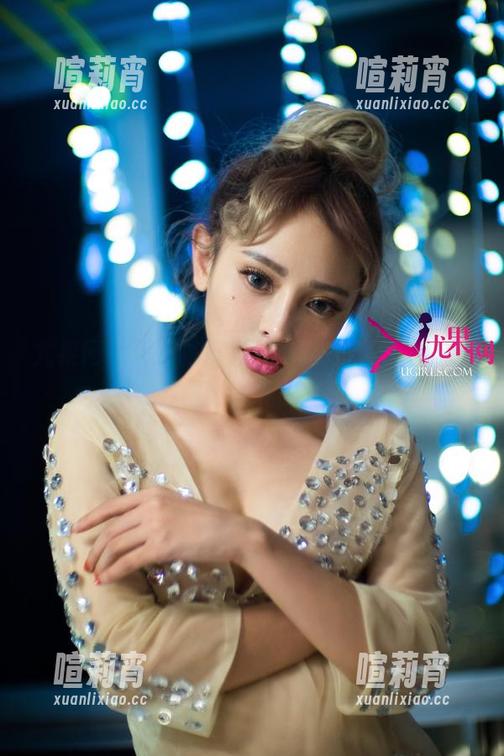 尤果网-李思宁 尤果网 - 花嫁的套图,李思宁这气质让人努力回想婚礼的气氛。