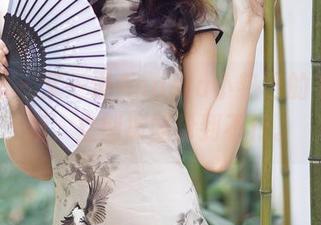 尤蜜荟 – 又一波Angela小热巴的毛衣更新，立刻被圈粉到不行。