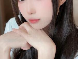 布丁大法：黑丝旗袍的全套图包，看一半想保留一半！