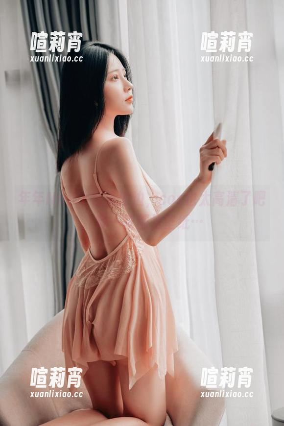 年年Nnian 年年Nnian在泳池边,cos也太高清了吧,每一帧都是壁纸…