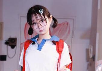 幼水铃衣的职装照片，打工人们的衣柜梦啊