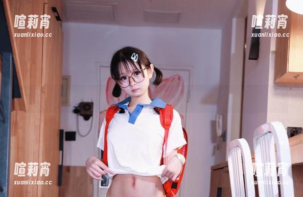 幼水铃衣的职装照片，打工人们的衣柜梦啊