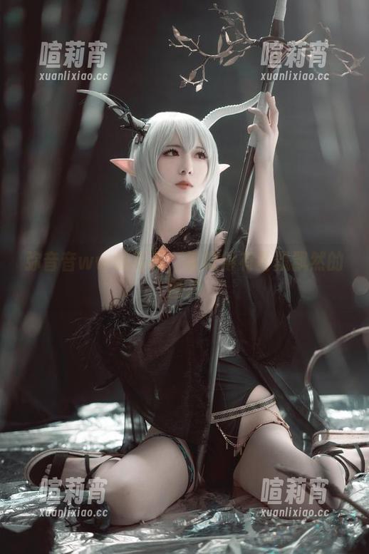 弥音音ww 弥音音ww的写真:被吹得有些飘飘然的图片