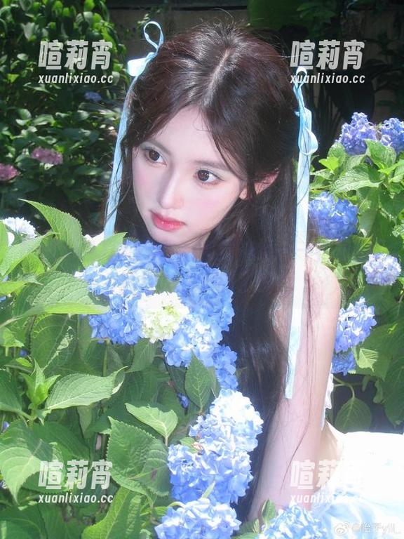 一抹粉色打动了我的视觉神经——怡子yiii的写真你下载了吗？
