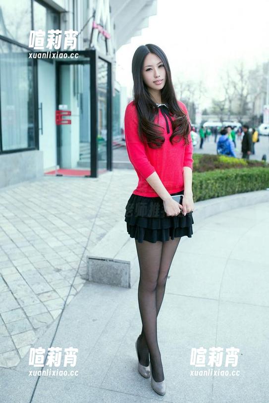 推女郎-何奕恋 推女郎 - 何奕恋的泳装写真:网盘里的‘时尚’詹老师推荐给你