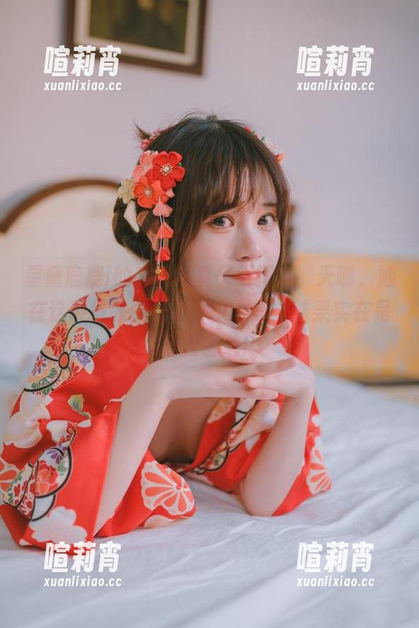 星黛鹿鹿i 星黛鹿鹿i的毛衣写真又更新了,天哪,她在这种搭配上花了不少心思,结果实在是让人捉急!