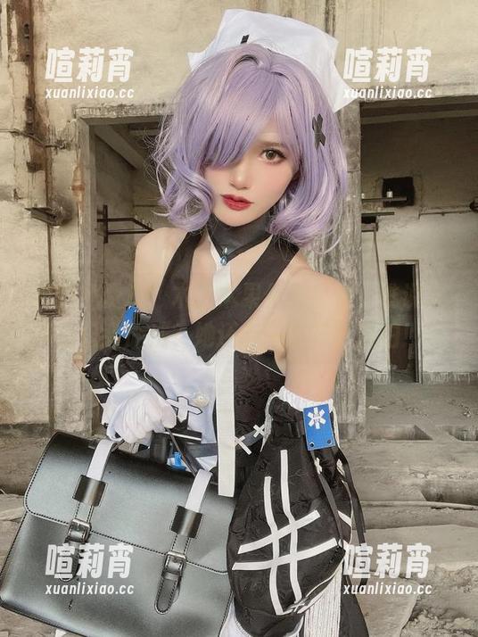 木之本果 套图免费送,木之本果化身巫女,谁说女巫只会施法?她还有一堆花样自拍!