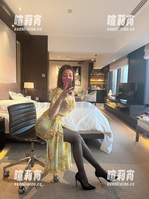 微密圈 - 你绝对想不到，果儿Victoria自拍写真更新其实是为了…吃？