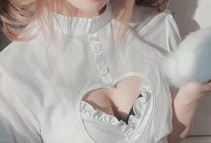 关于果咩酱的无圣光美足，我只想说：谁还需要灯光呢？