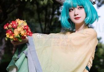 一起在线欣赏桃墨公子的美图，八重神子总有新姿态！