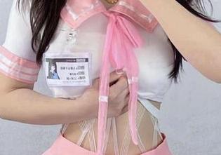 微密圈 – 这组写真，桃沢樱呀在睡衣里，我脑海里开始放空了？