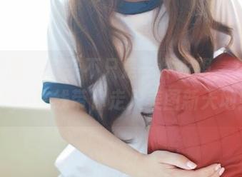 模范学院 – 套装不只是一件衣服，艾莉Evelyn在线带你走入美图新天地！