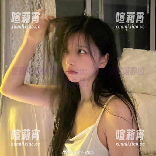 特软儿Sona 原图中的特软儿Sona:是否是校服界的翻身仗?