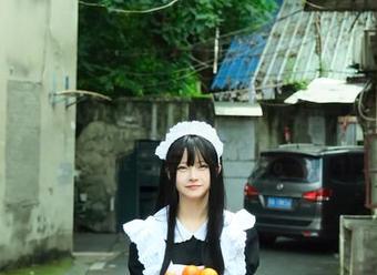 白莉爱吃巧克力和服的最新作品，优雅中夹杂着点小心机。