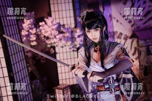 白莉爱吃巧克力 白莉爱吃巧克力的宵宫,实在没话说,想看全套的赶快下载吧,别拖了!