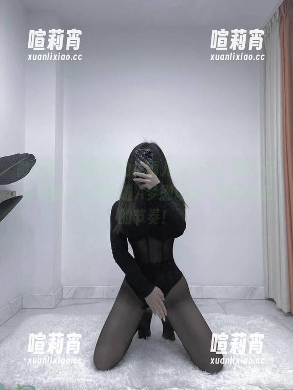 禅雨儿Lynne 微密圈 - 原图里的禅雨儿Lynne,黑白配得像极了经典哆啦A梦剧场版,那种熟悉的节奏!