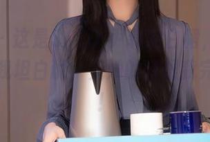 秀人网 – 这是SOLO-尹菲的白裙，原图有多美？我坦白说，见她的时候我完全迷了！