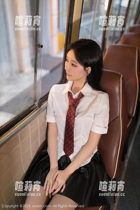 秀人网-tina甜仔 秀人网 - 希望这组tina甜仔的夏日作品能让你的心情比西瓜还甜!