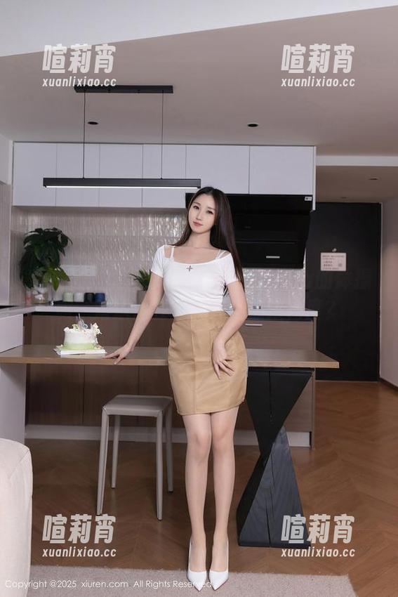 秀人网 - 最新原图：佘贝拉Bella的体操服，难道她在寻找最佳翻滚角度？