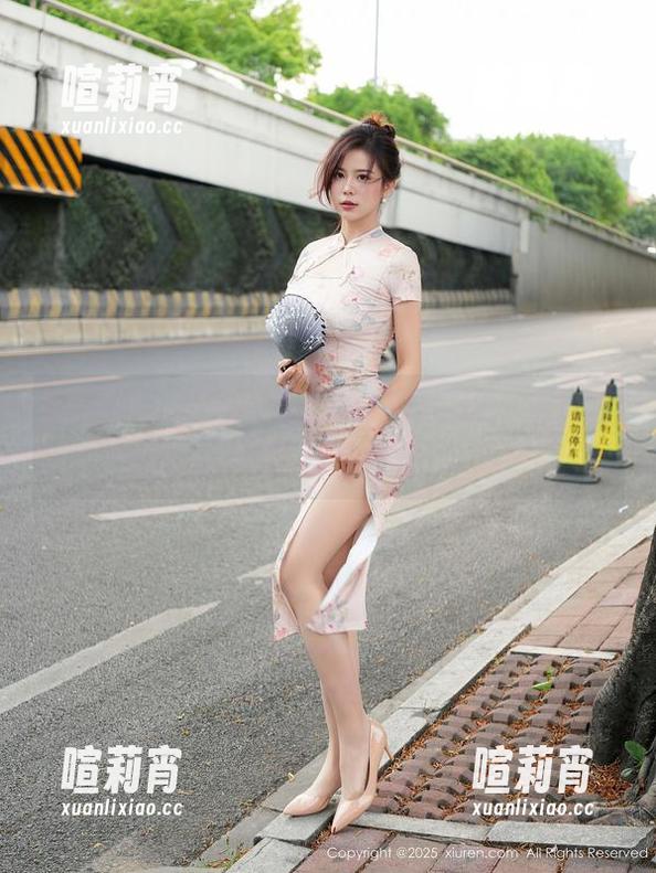 秀人网-凯竹廿十 秀人网 - 私房写真里的完美足迹,凯竹廿十的独特视角