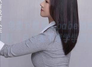 秀人网 – 免费下载加朵babe的泳池图包，天哪，自己要不要学学游泳？