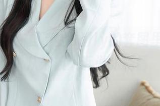 秀人网 – 在夏诗雯Sally的套图里，有一个从未被人诉说的剧情