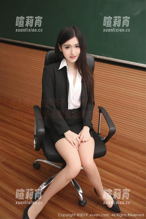 秀人网-星小兔Meetu 秀人网 - 当秘书不一定要严肃,星小兔Meetu的无圣光图集还能变得那么滑稽!