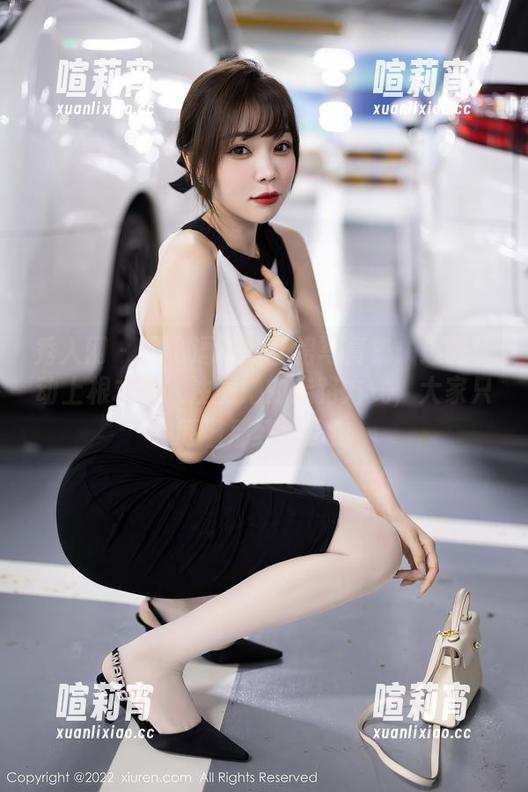 秀人网-是小逗逗 秀人网 - 是小逗逗的红裙写真集:选秀活动上根本没人注意她的走路方式,大家只盯着那红裙子!