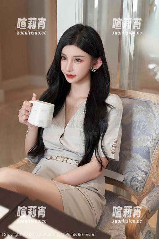 秀人网-晓梦may 秀人网 - 一言不合就更新,晓梦may的新图包,裤里丝,试试这“丝”的魔力!